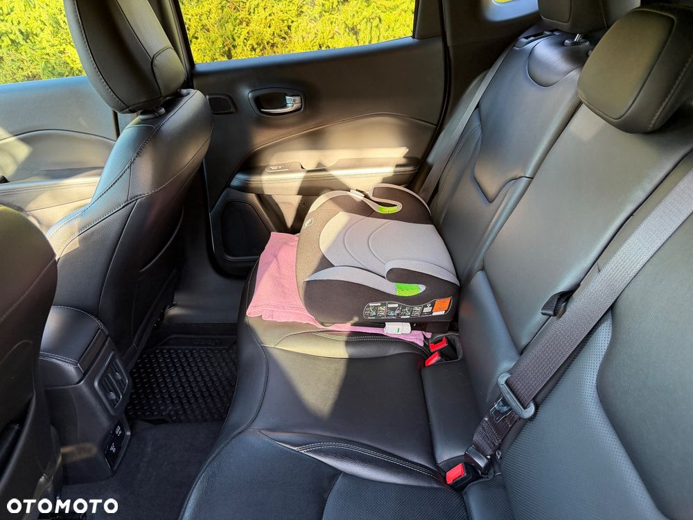 Jeep Compass - 24