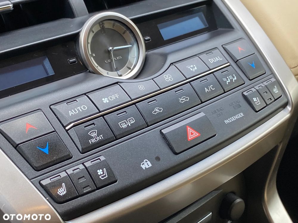 Lexus NX 200t AWD Luxury Line - 13