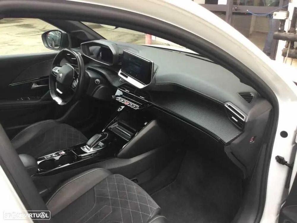Peugeot e-208 - 8