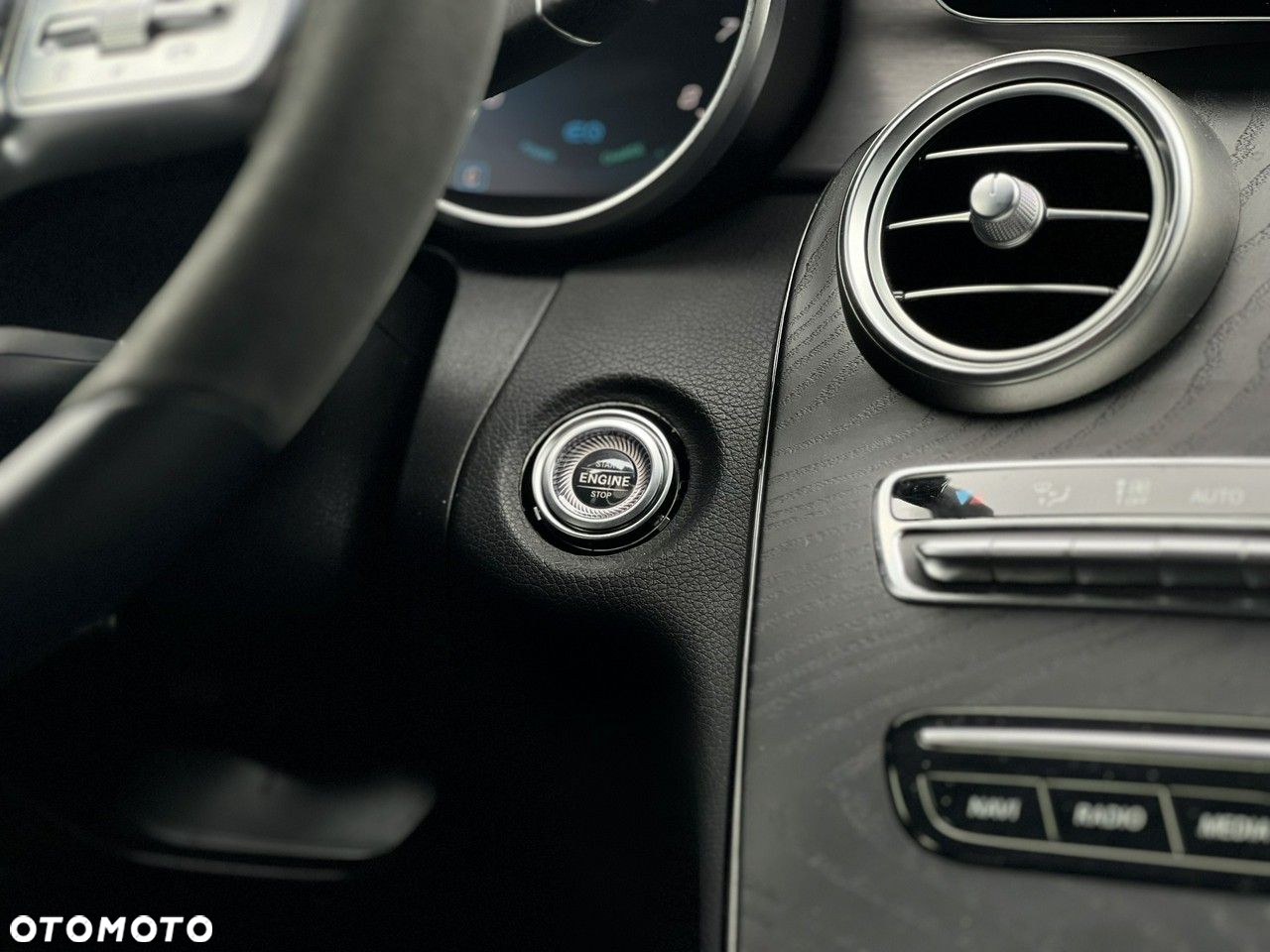 Mercedes-Benz Klasa C 300 T 9G-TRONIC Night Edition - 32