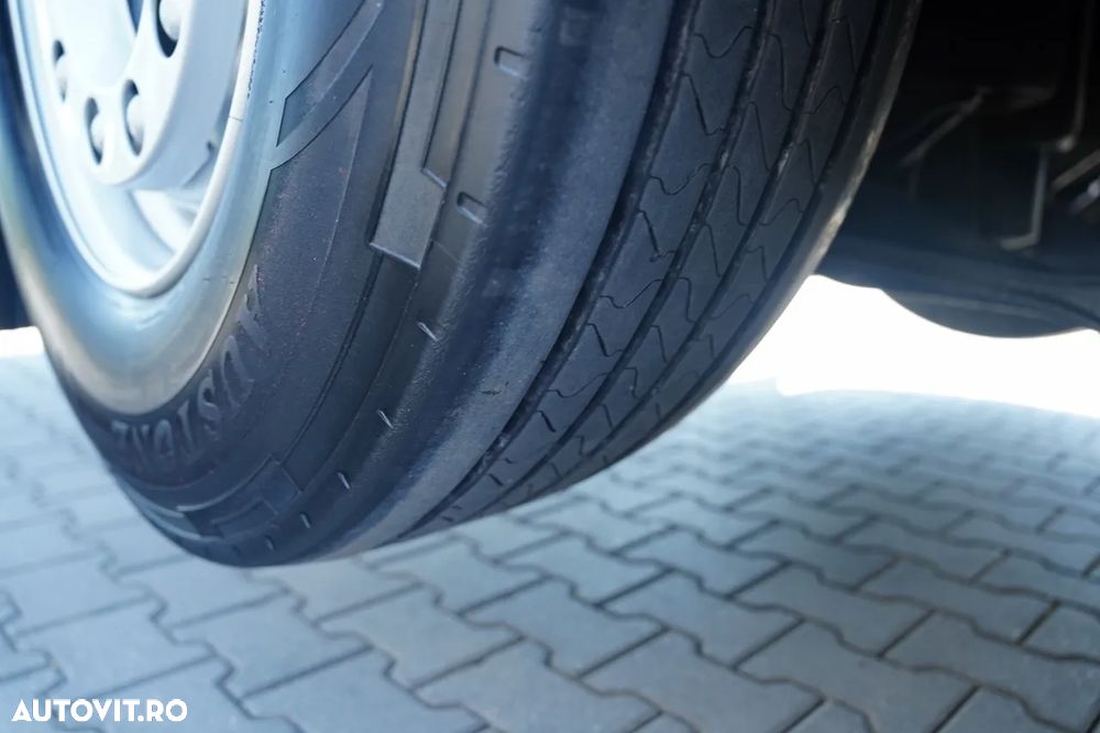 Volvo FM 370 / SOLO / CORTINĂ - 9,1 M / 6X2 / DHOLLANDIA LIFT - 2.000 KG / PODEA REZISTENTĂ / AER CONDIȚIONAT PARCARE / I-SHIFT / EURO 6 - 19