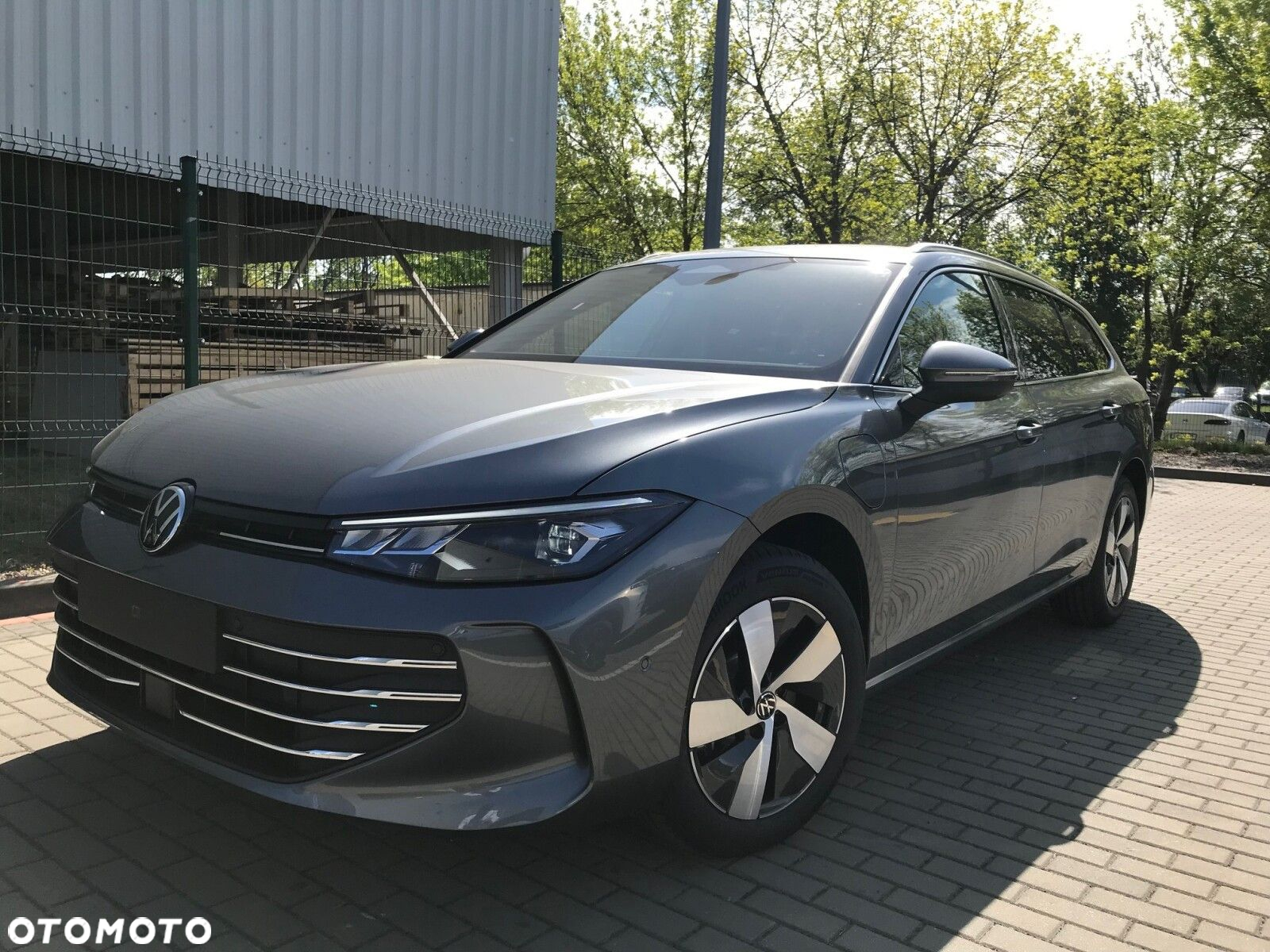 Volkswagen Passat - 2