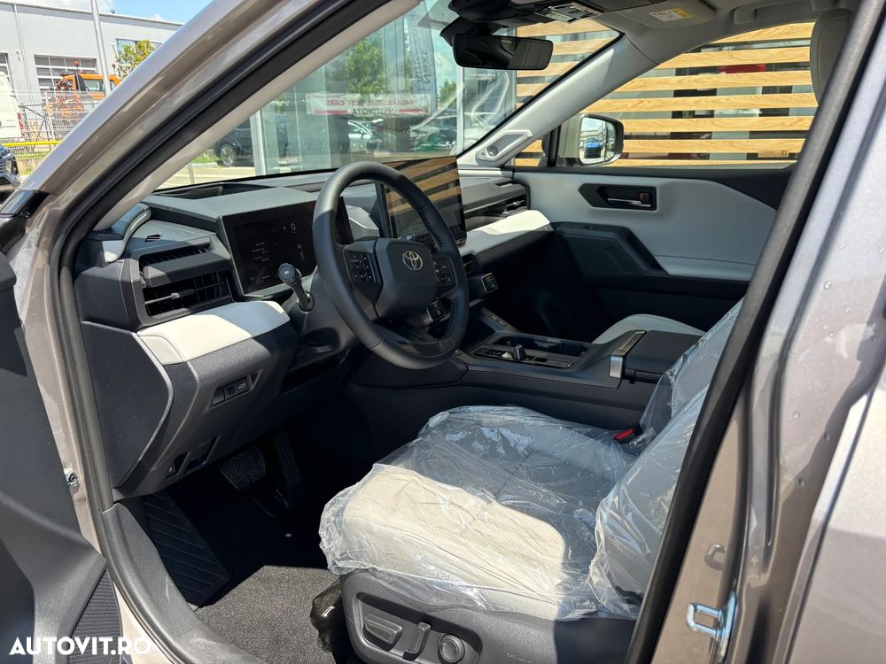 Toyota RAV4 - 11