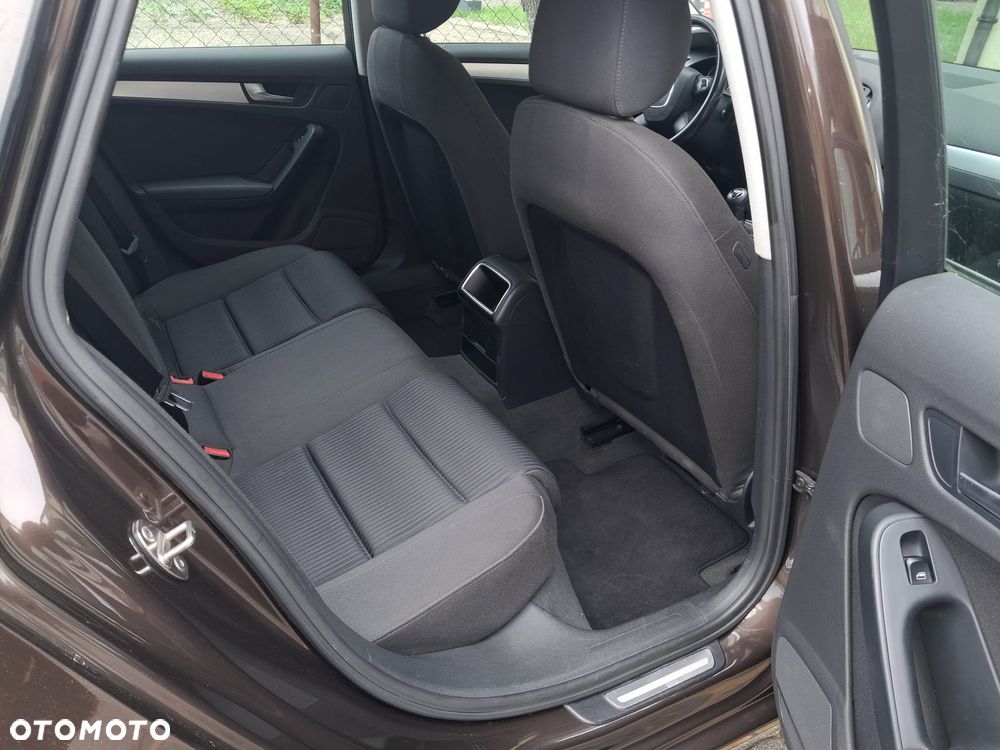 Audi A4 Limousine - 10