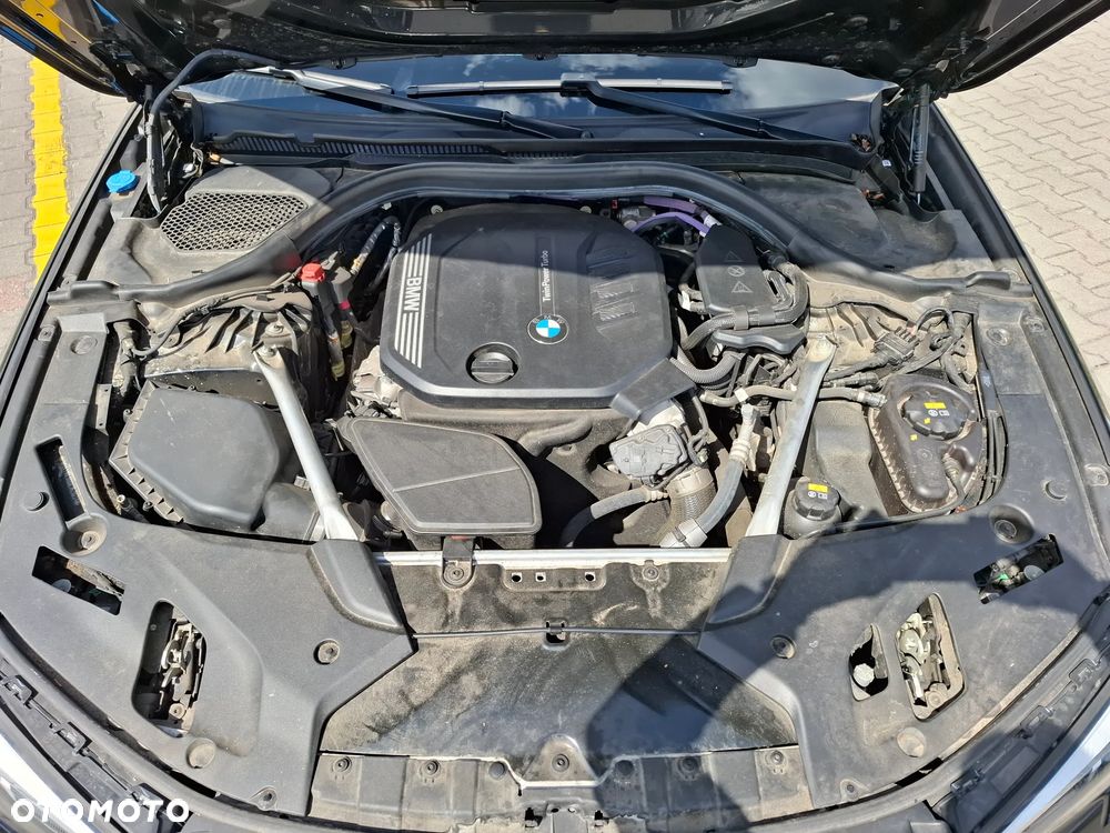 BMW Seria 5 518d - 16