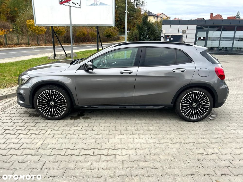 Mercedes-Benz GLA 200 AMG Line - 3