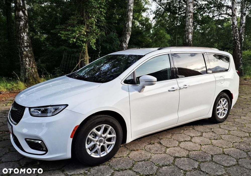 Chrysler Pacifica - 4