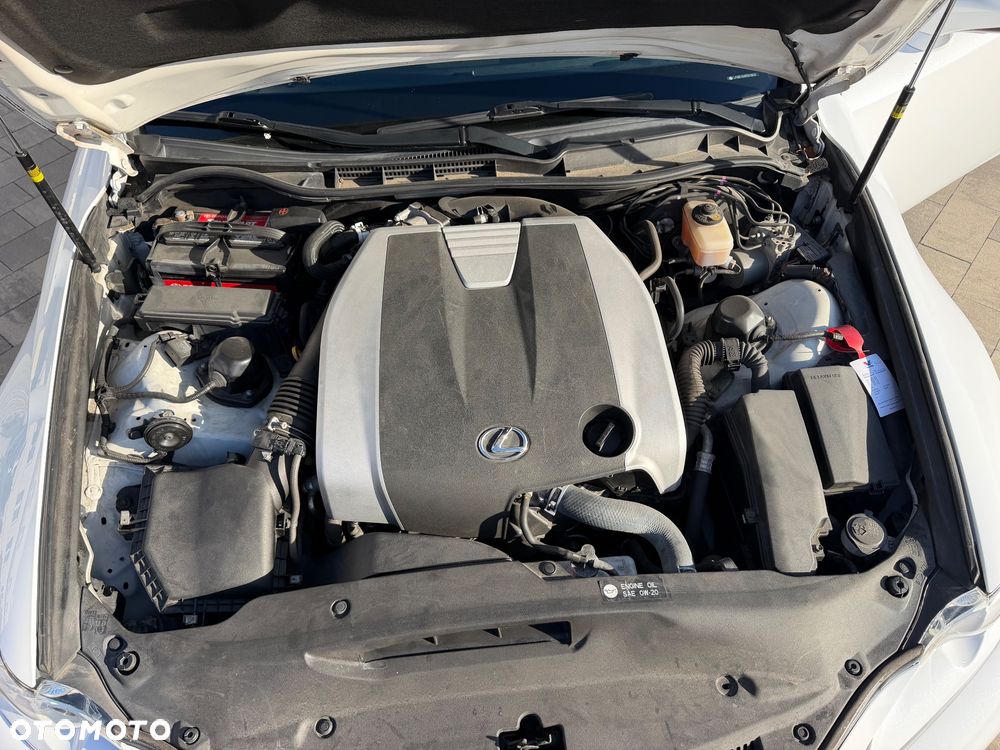 Lexus IS - 16