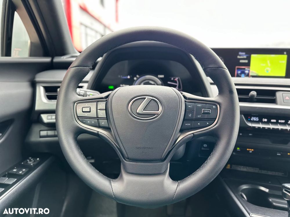 Lexus UX 250h FWD Executive - 26