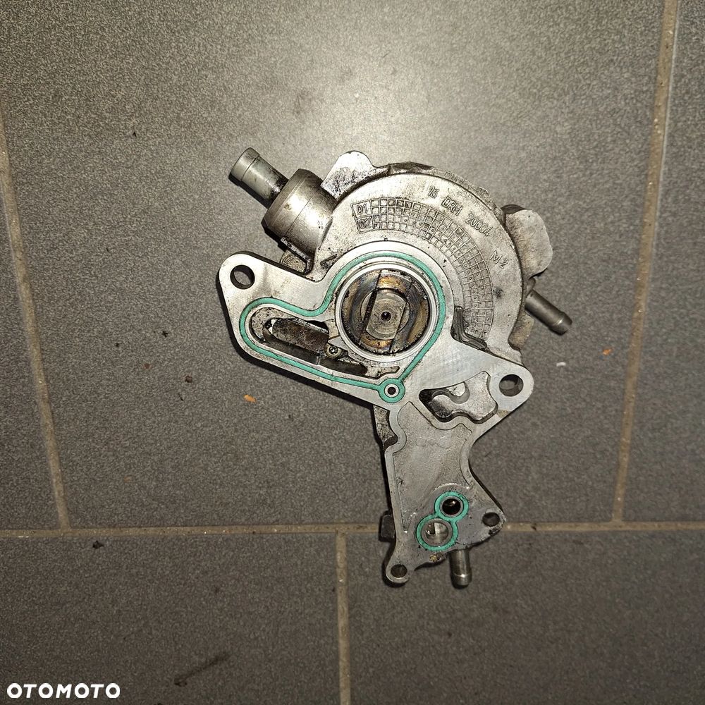 VACUM POMPA GOLF IV 1.9 TDI 038145209A - 2