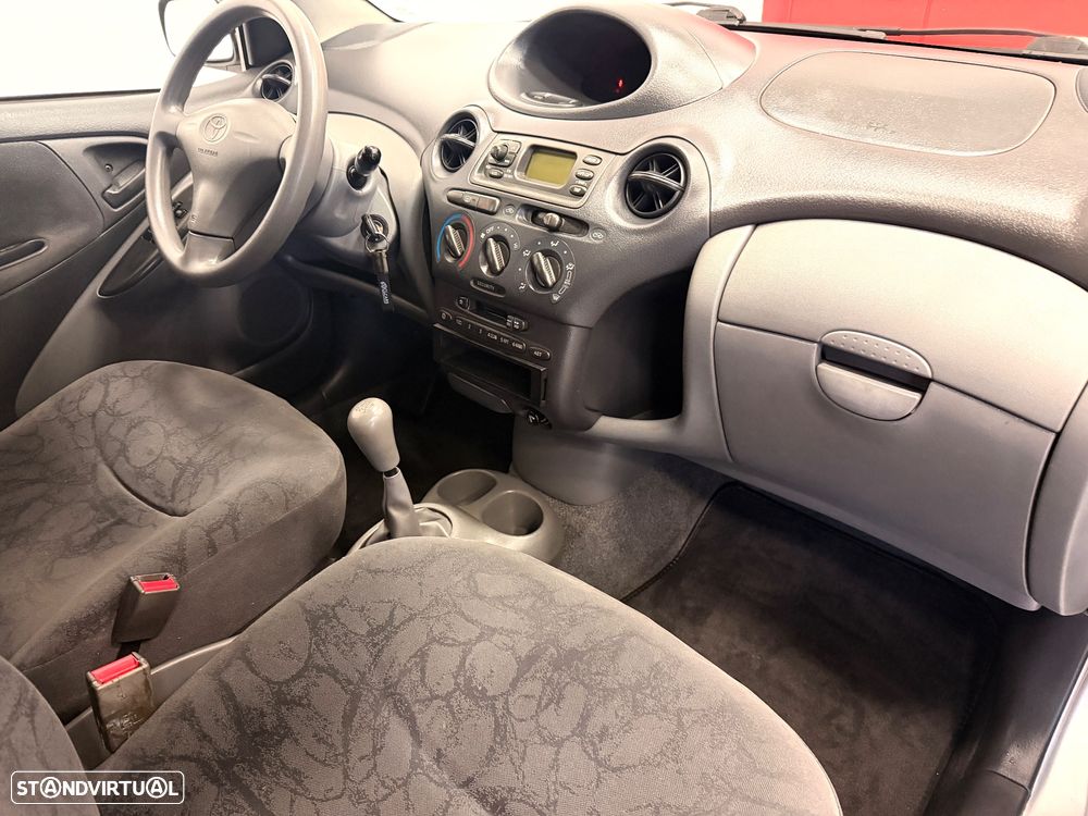 Toyota Yaris 1.0 Sol ABS+CD - 11