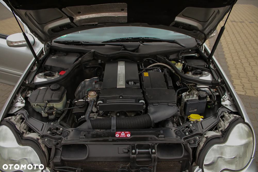 Mercedes-Benz Klasa C 180 Kompressor Automatik Classic - 39