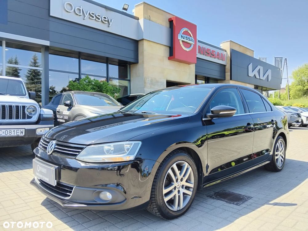 Volkswagen Jetta 2.0 TDI Highline - 2