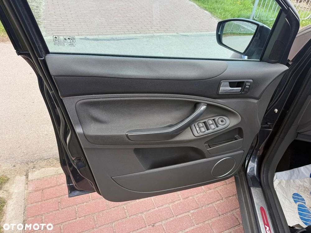 Ford Kuga 2.5 4x4 Titanium - 8