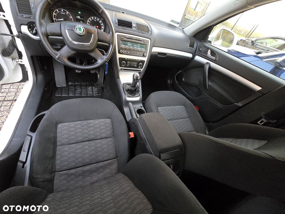 Skoda Octavia 2011 photo 5