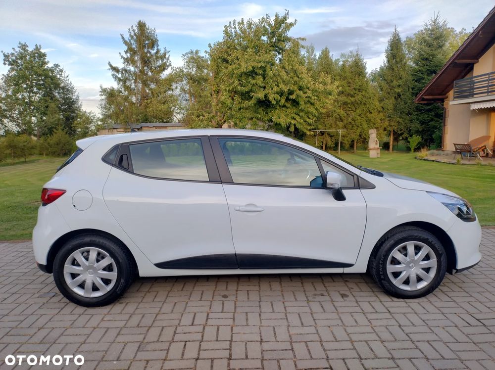 Renault Clio 1.2 16V 75 Life - 15