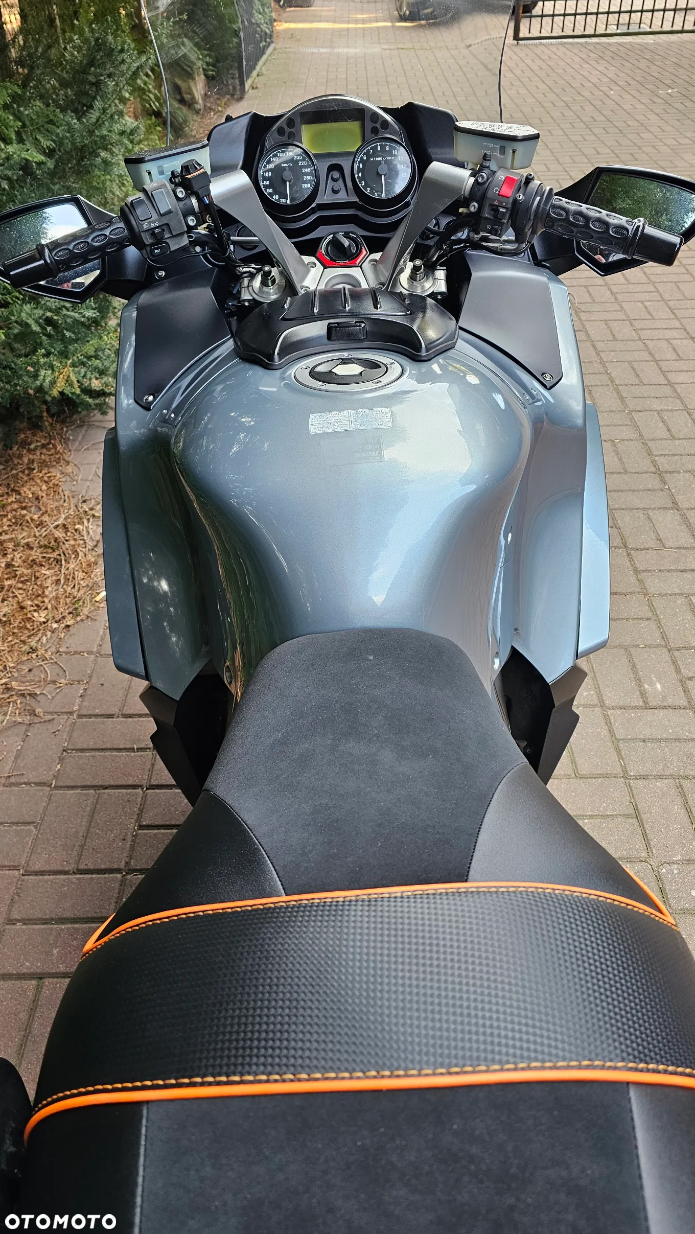 Kawasaki GTR - 24