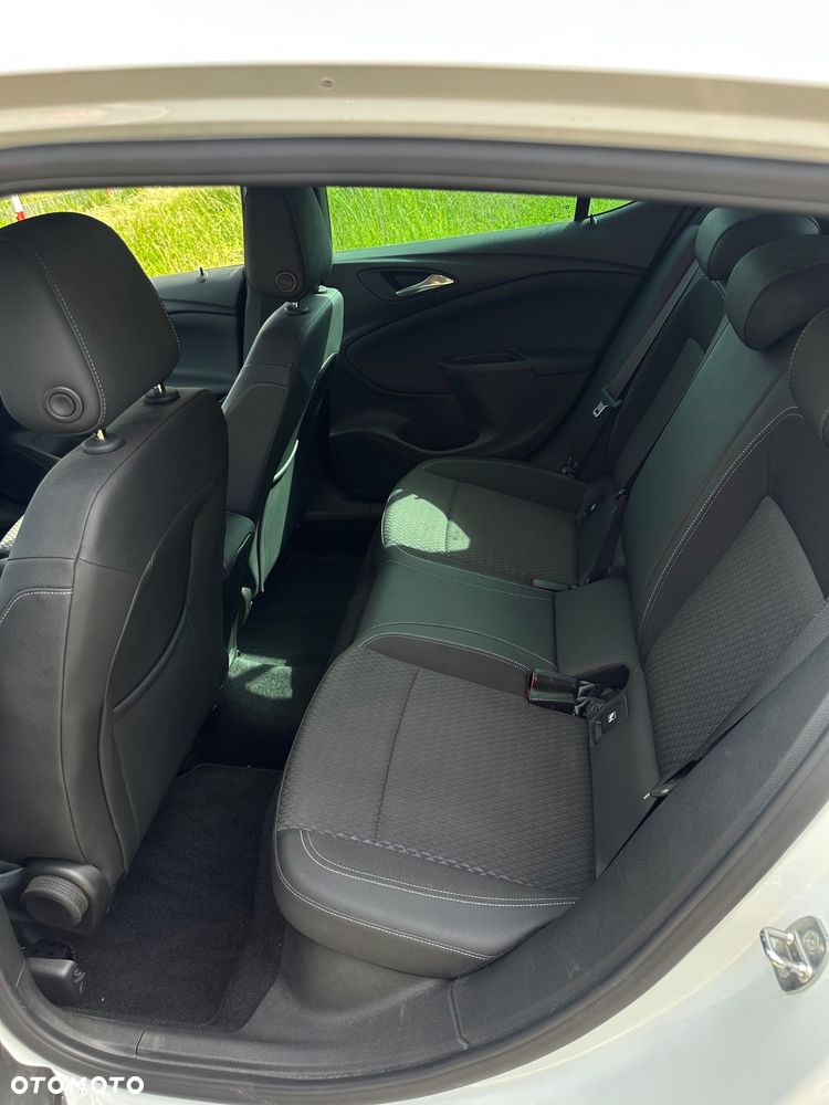 Opel Astra 1.4 Turbo Innovation - 14