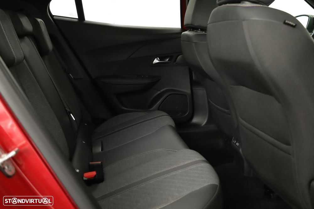 Peugeot 2008 1.2 PureTech Allure - 23