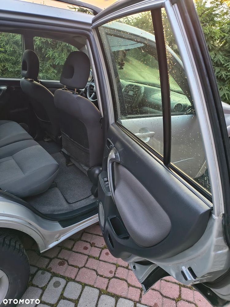 Toyota RAV4 2.0 D-4D 4x4 - 8