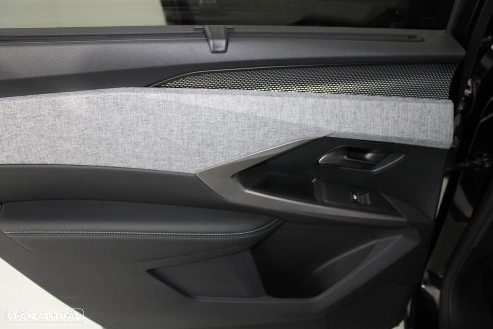 Peugeot E-5008 73 kWh Dual Motor GT - 14