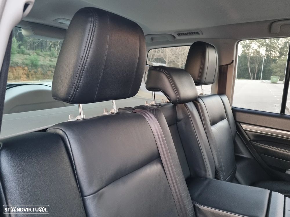 Mitsubishi Pajero - 22