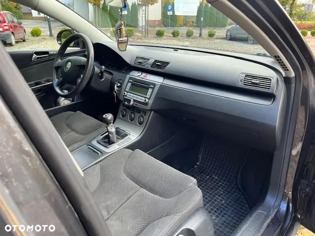 Volkswagen Passat 2.0 TDI DPF Comfortline - 12