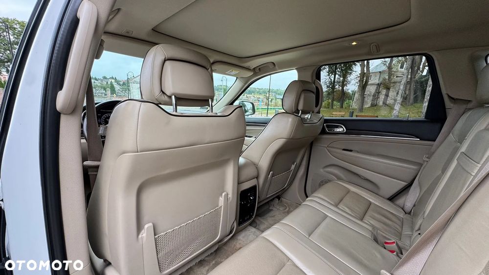 Jeep Grand Cherokee - 26