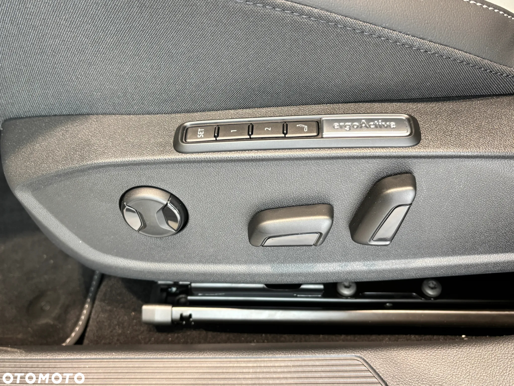 Volkswagen Golf VIII 1.5 eTSI mHEV Style DSG - 14