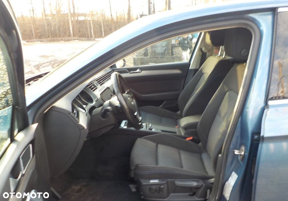 Volkswagen Passat - 22