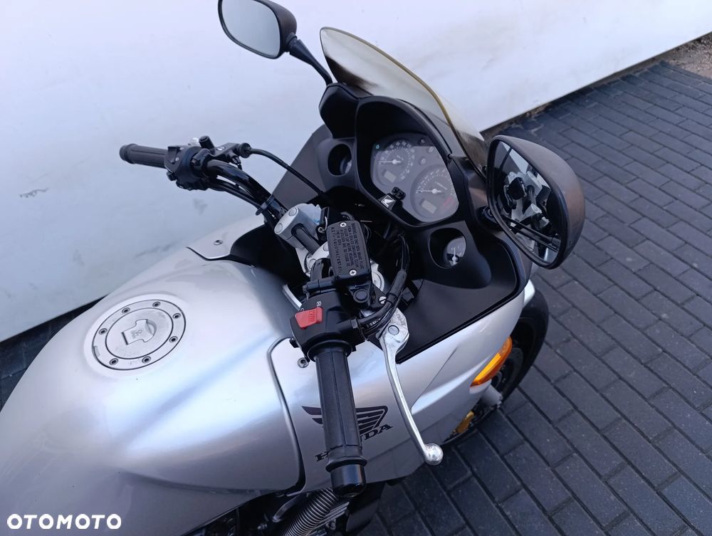 Honda CBF - 26