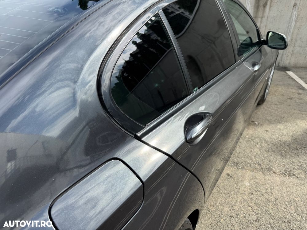 BMW Seria 7 730d xDrive - 28