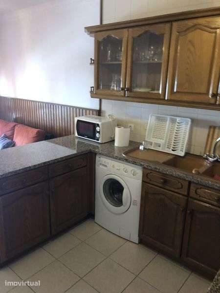 Apartamento T2 para arrendamento a dois passos da praia - Grande imagem: 2/6
