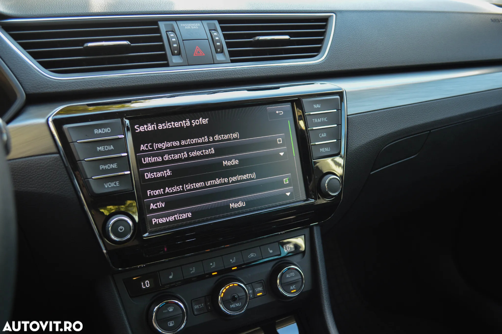 Skoda Superb 2.0 TDI DSG Ambition - 8