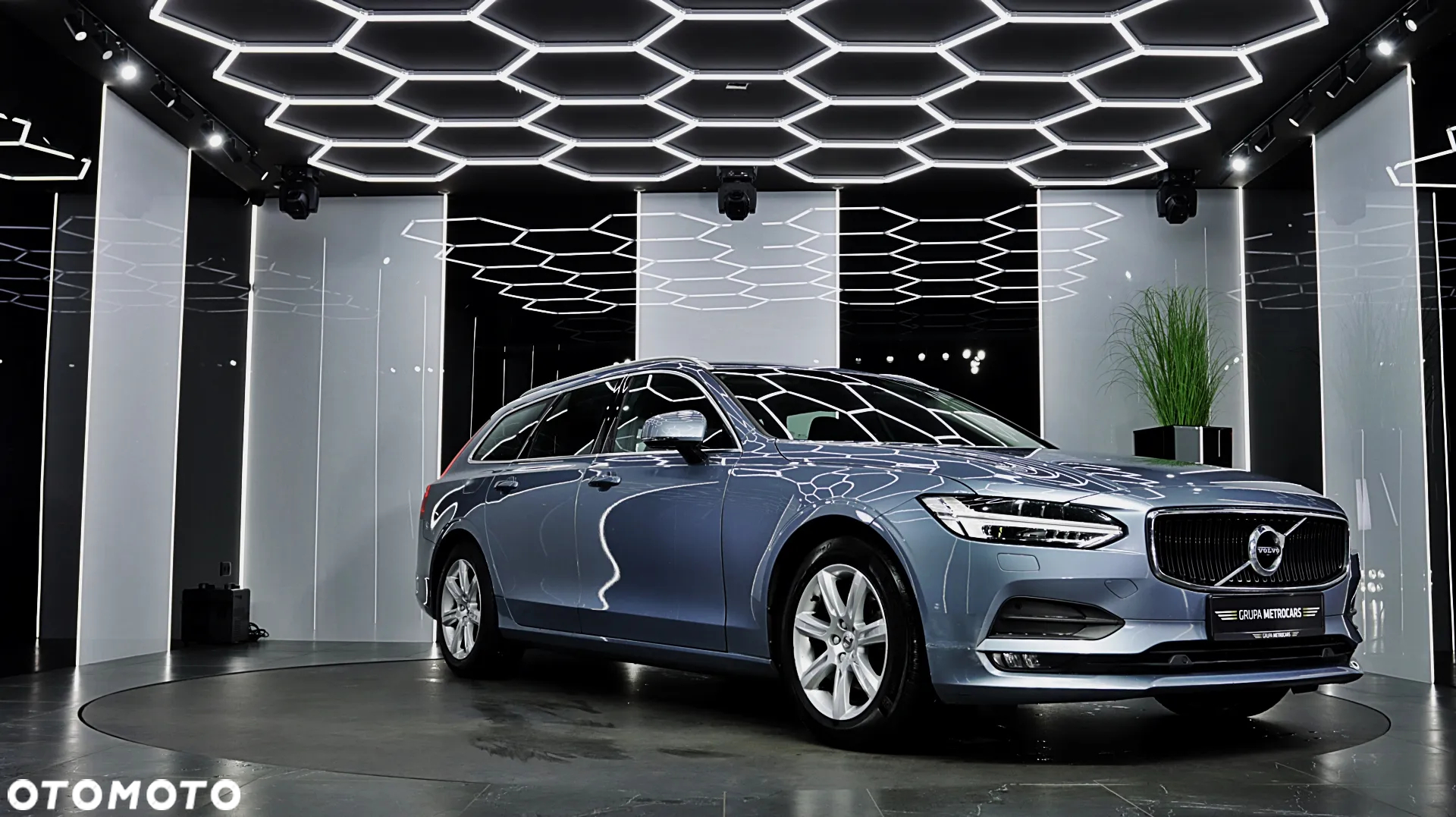 Volvo V90 D4 Momentum - 13