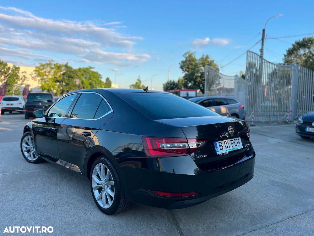Skoda Superb 2.0 TDI DSG 4X4 Style - 4
