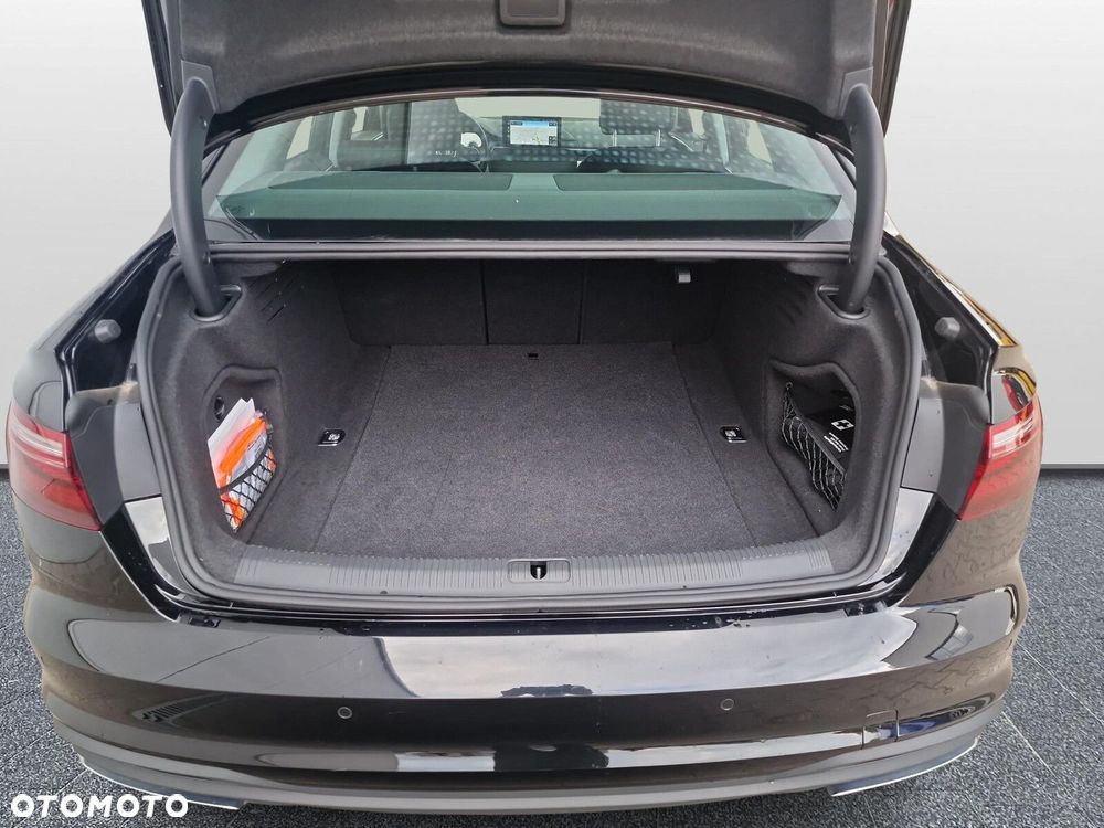 Audi A4 Limousine - 17