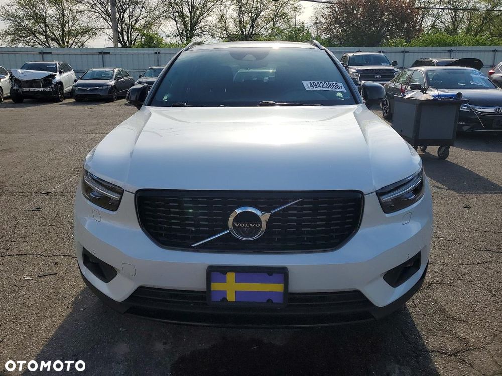 Volvo XC 40 T5 AWD R-Design - 2