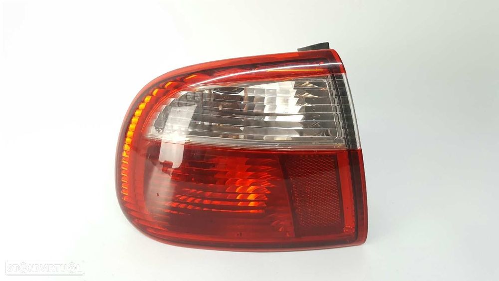 FAROLIM TRASEIRO ESQUERDO SEAT TOLEDO (1M2) SIGNO - 1