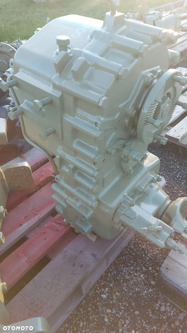 Reduktor / skrzynia redukcyjna / skrzynia rozdzielcza ZF, GTD 900, GTD 800, GT 900, GT 800                         ielcza