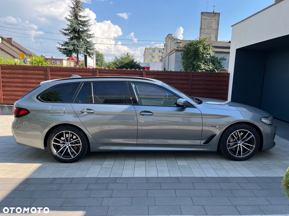 BMW Seria 5 530e xDrive PHEV M Sport Edition - 1