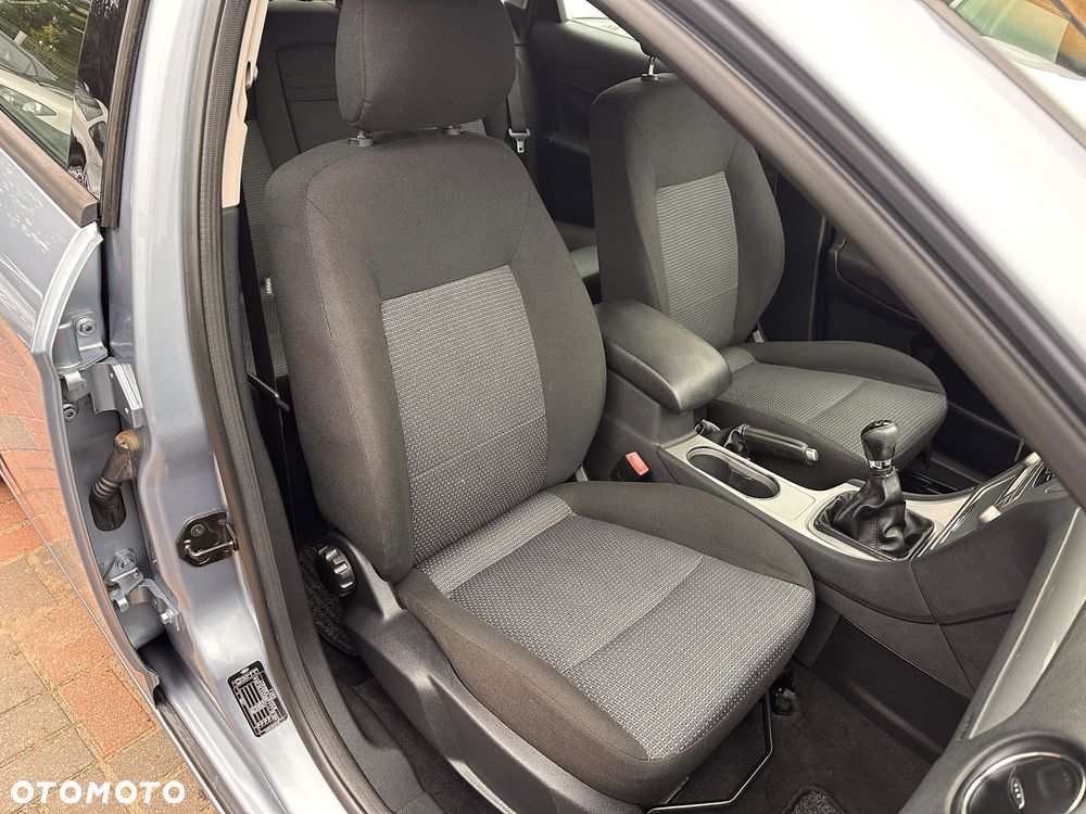 Ford Mondeo 1.6 Ambiente - 12