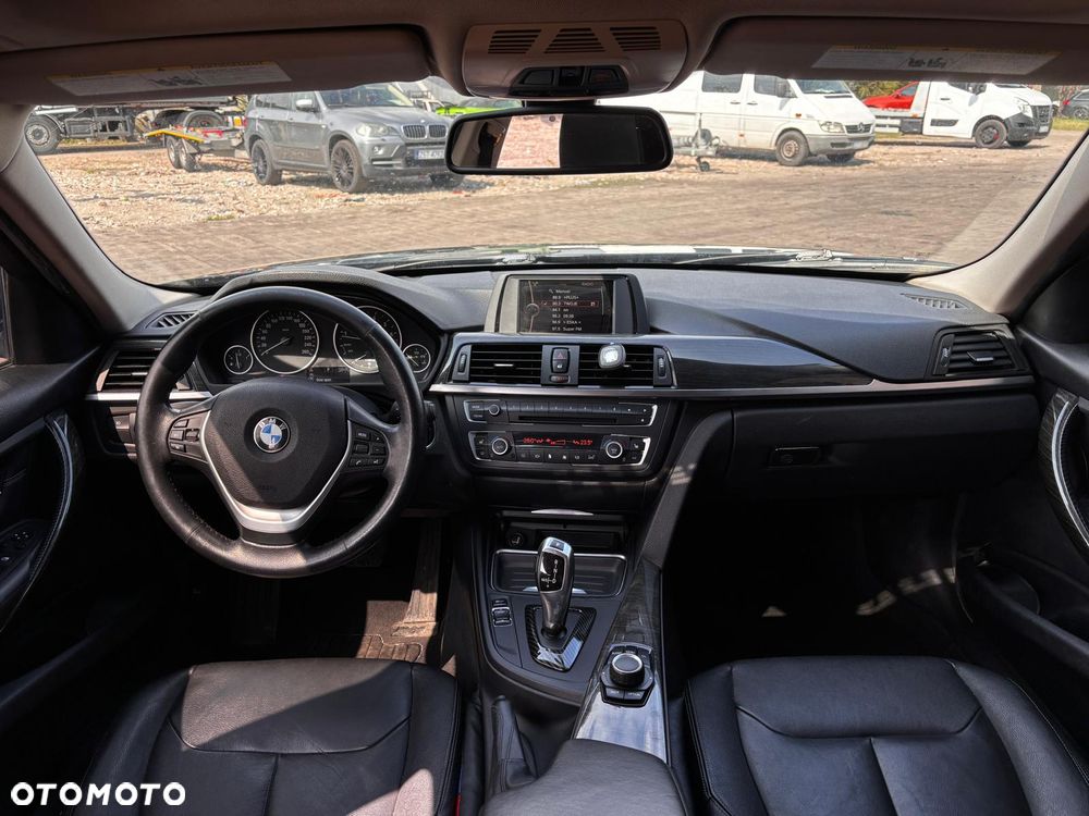 BMW Seria 3 320i xDrive Sport Line - 9