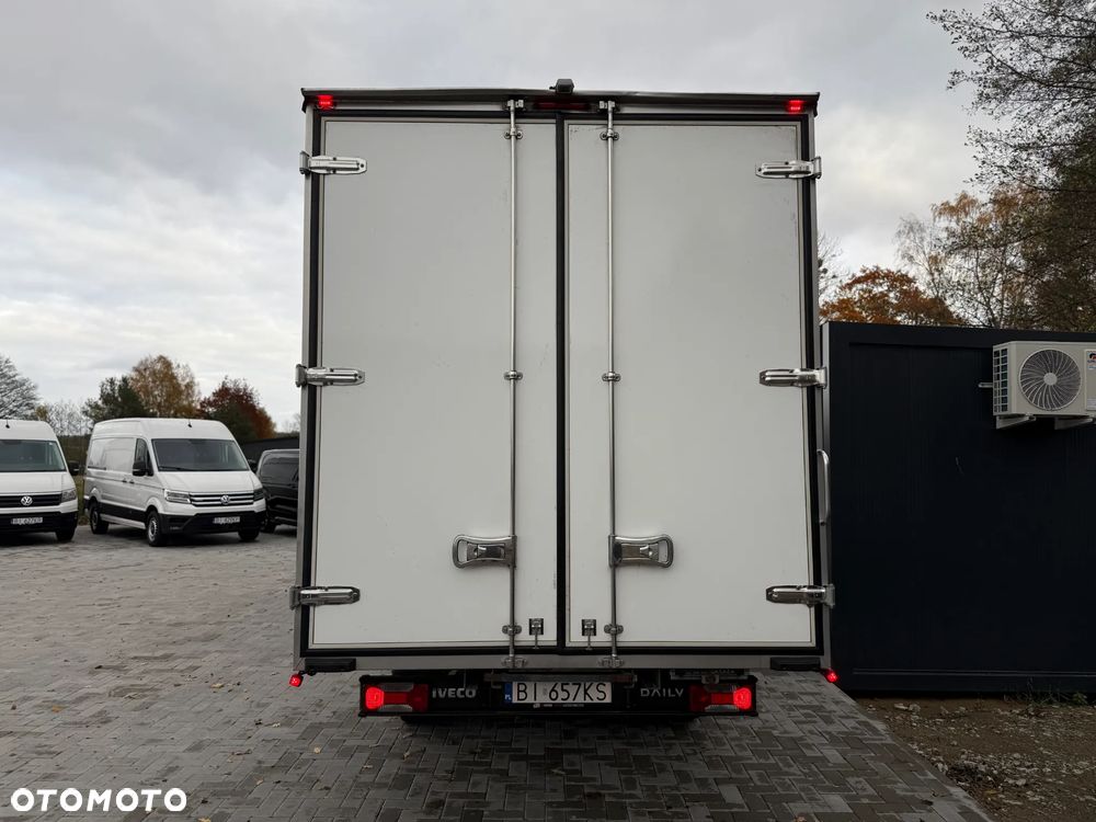Iveco Daily 35S18 3.0 HPI 180KM / 2021 Rok / Kontener 4,5m / Reflektory LED / Zarejestrowany w PL - 7