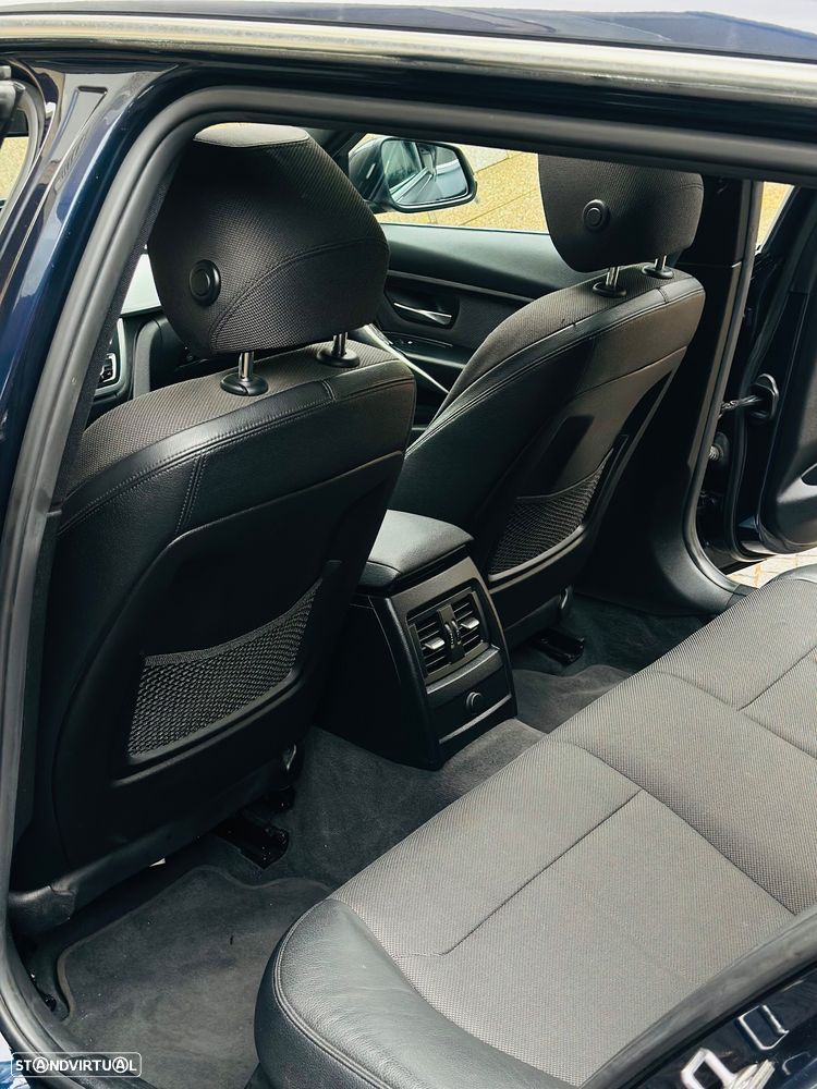 BMW 320 d Touring Auto Line Luxury - 16