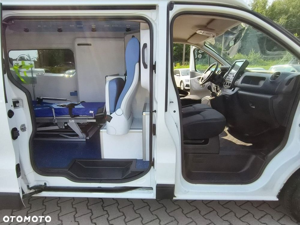 Opel Vivaro - 24