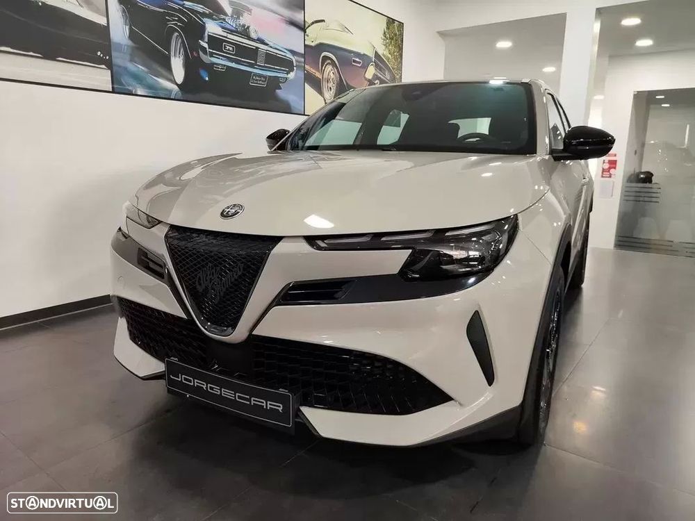 Alfa Romeo Junior Elletrica 50 kWh Launch Edition - 9