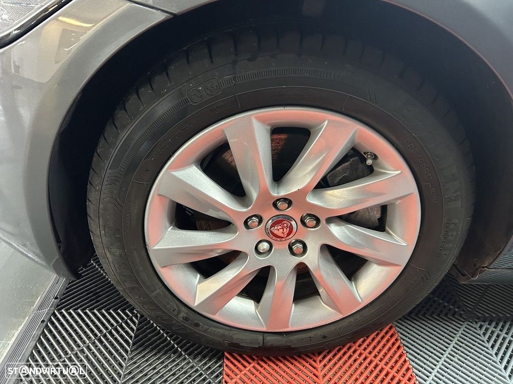 Jaguar XF 2.0 D Prestige Aut. — fotografia 17