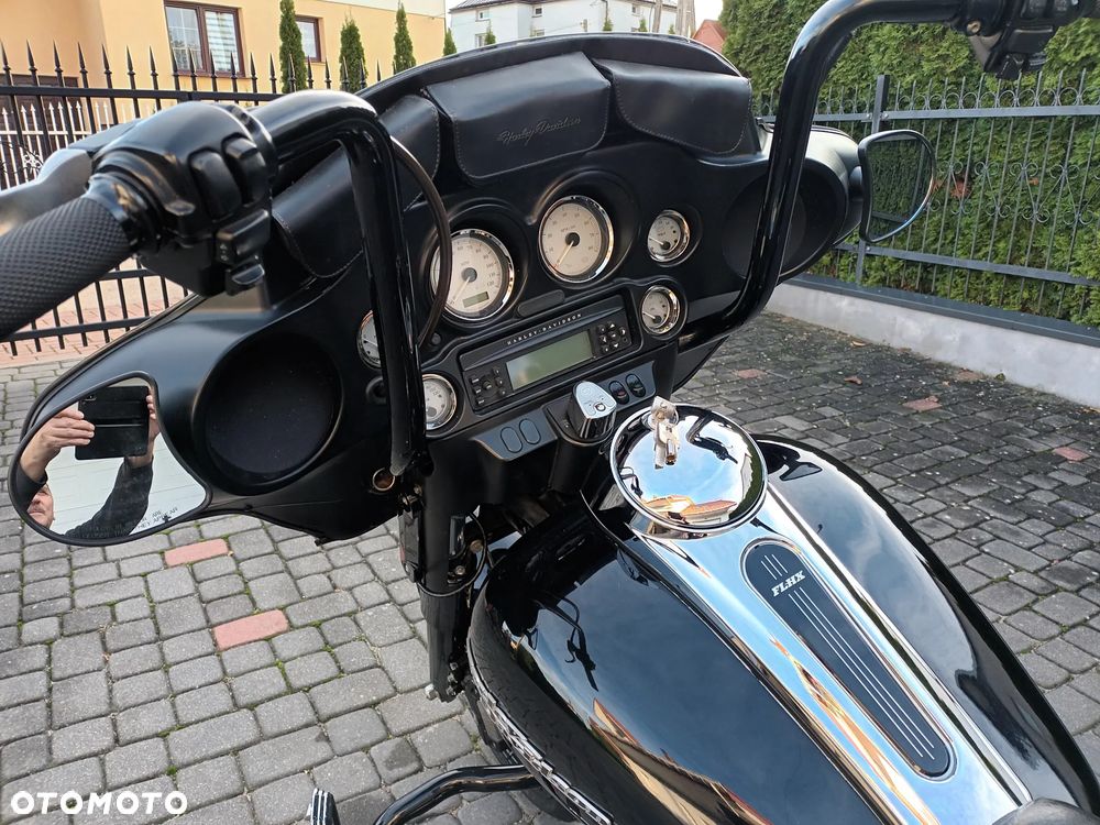 Harley-Davidson Touring Street Glide - 10