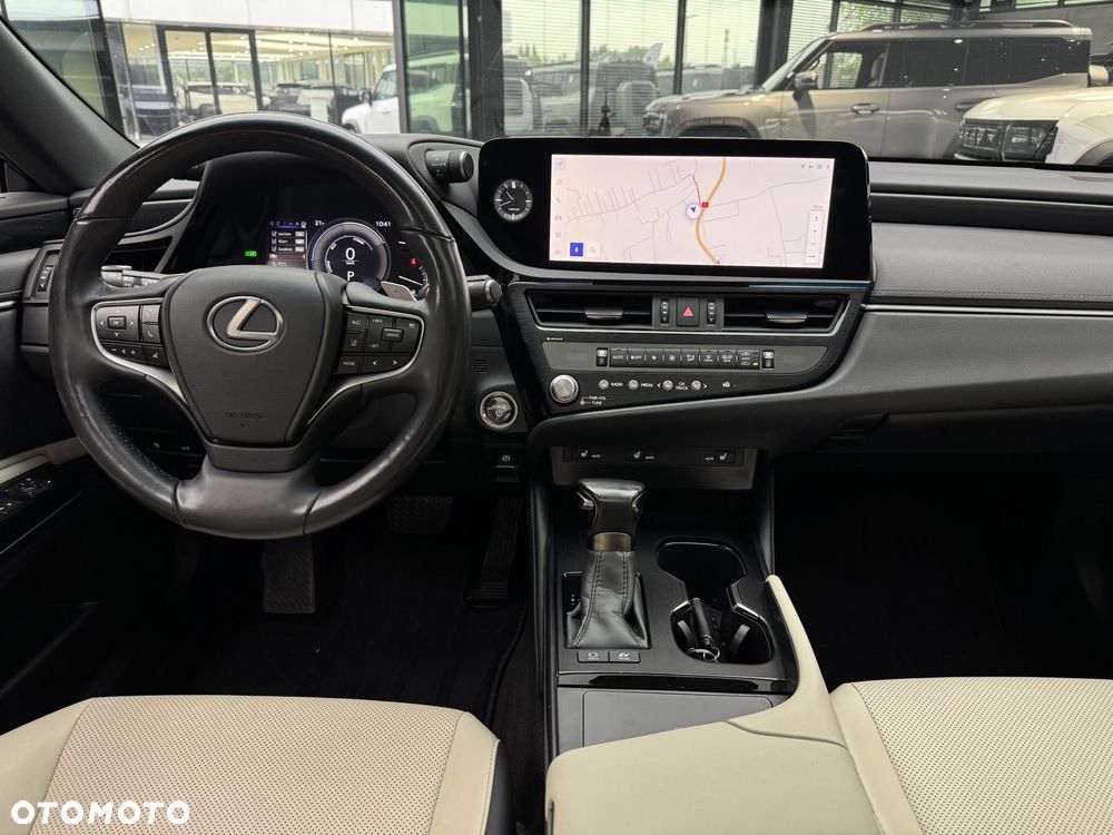 Lexus ES 300h Business Edition - 17
